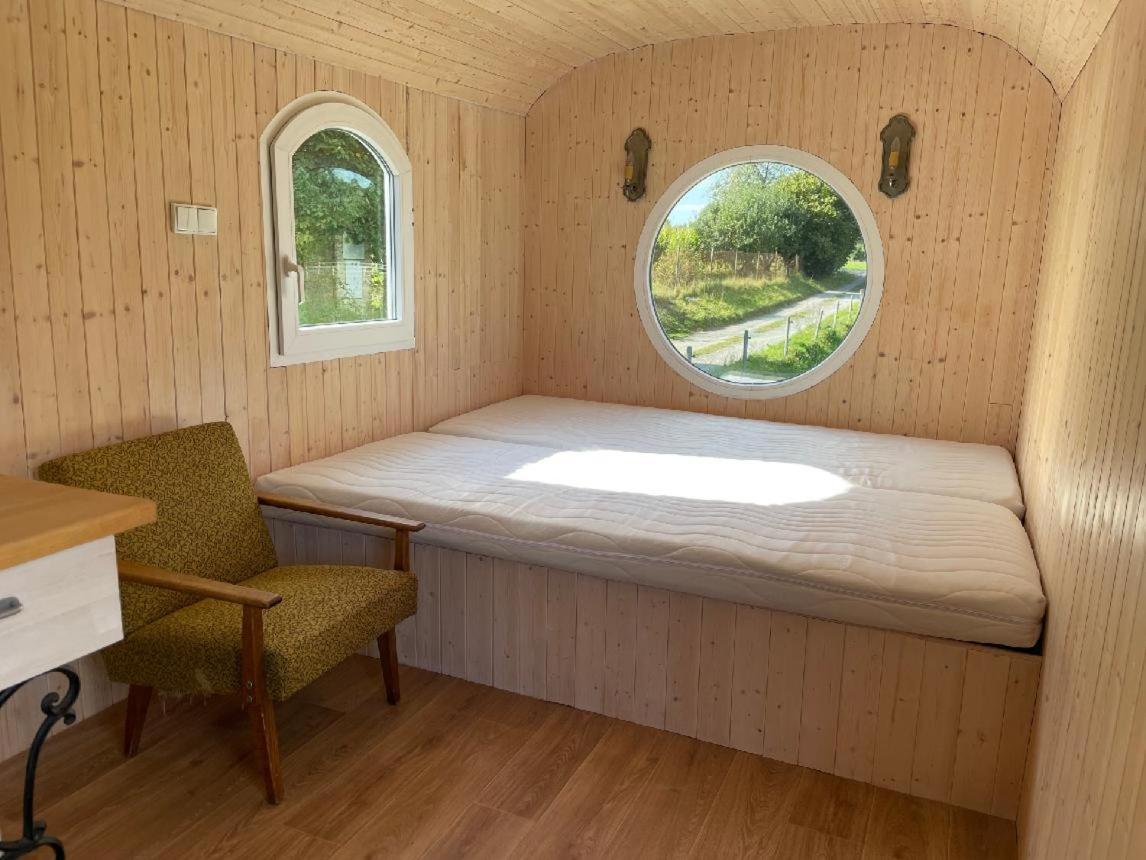 Glamping - Stylova Maringotka V Srdci Ladova Kraje, Pobliz Hlavniho Mesta Prahy Stribrna Skalice Exterior foto