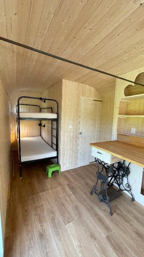 Glamping - Stylova Maringotka V Srdci Ladova Kraje, Pobliz Hlavniho Mesta Prahy Stribrna Skalice Exterior foto